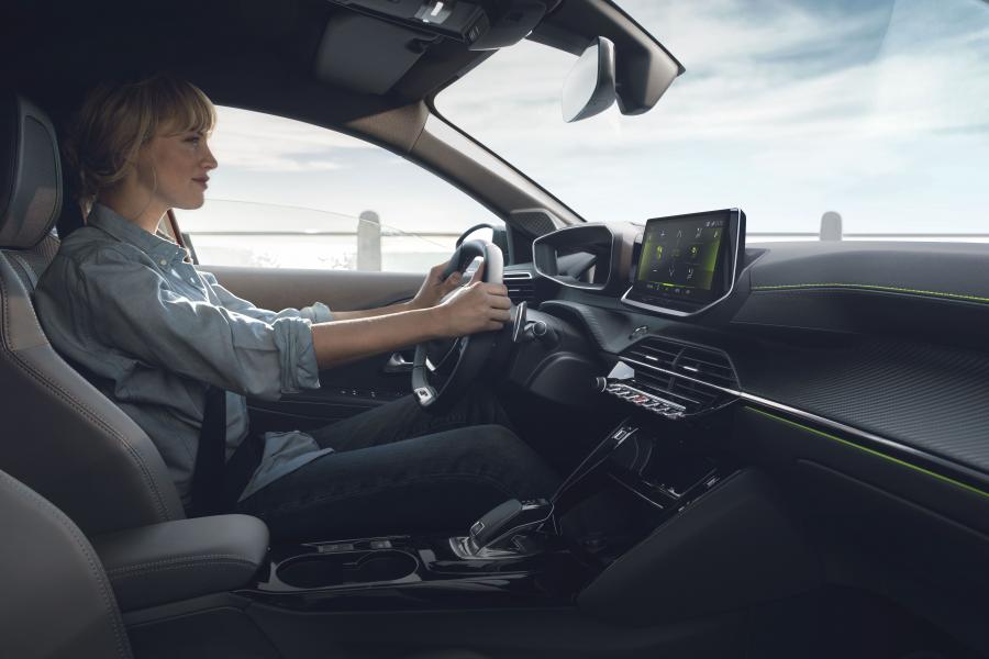 Интерьер Peugeot 208 GT-Line 2019 года  (WW) (фото 30 из 56)